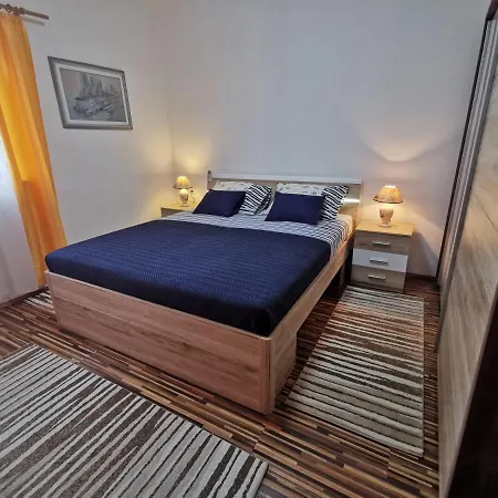 Maslic Apartment *