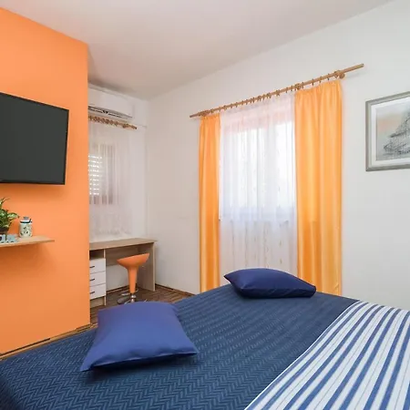 Apartment Maslic *