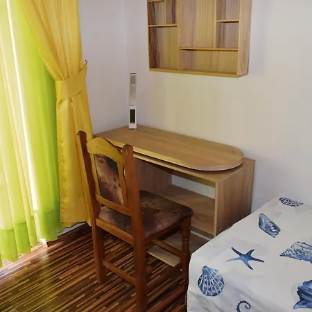 Maslic Apartment *
