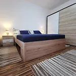 Luxury Rooftop With Terrace And Jacuzzi 아파트 *