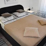 아파트 Luxury Rooftop With Terrace And Jacuzzi *