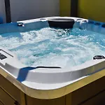아파트 Luxury Rooftop With Terrace And Jacuzzi *